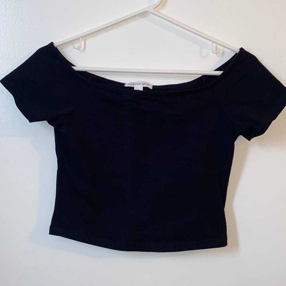 Off the Shoulder Short Sleeve Crop Top